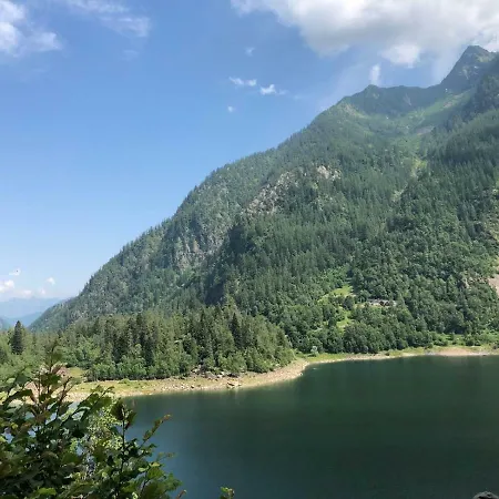 Cat Marvei Lägenhet *